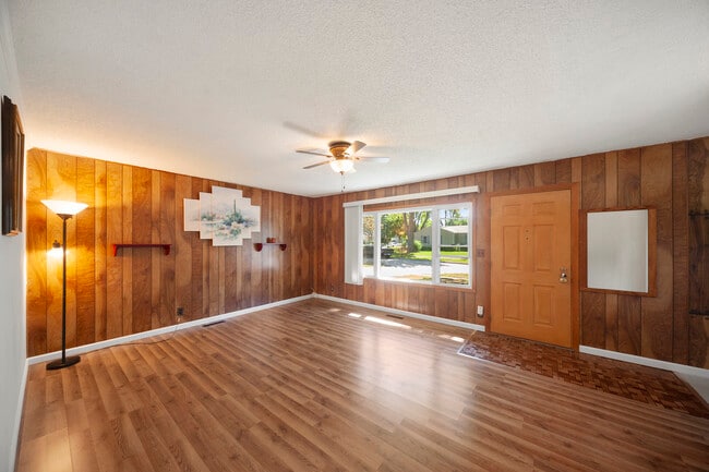 Building Photo - 114 McCabe Dr