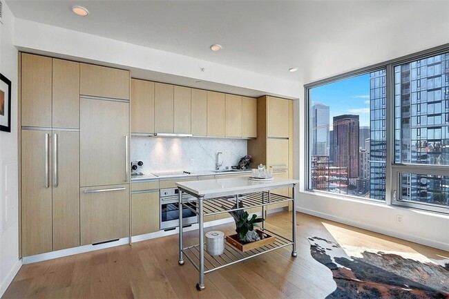 Foto del edificio - Bright and Modern World-Class Condo