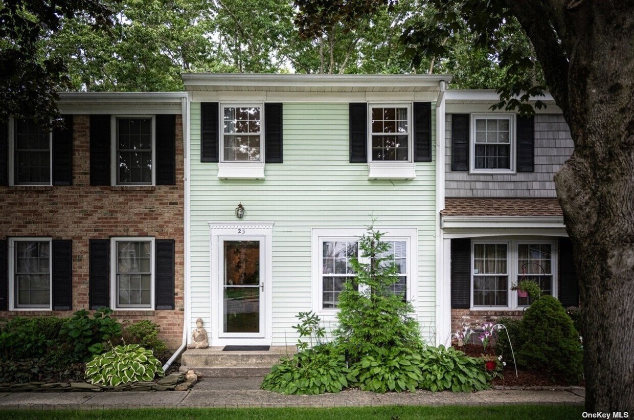 23 Wilson Commons, Yaphank, NY 11980 Townhome Rentals in Yaphank NY