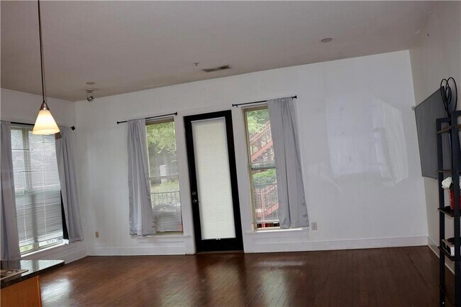 Foto del edificio - 1195 Milton Terrace SE