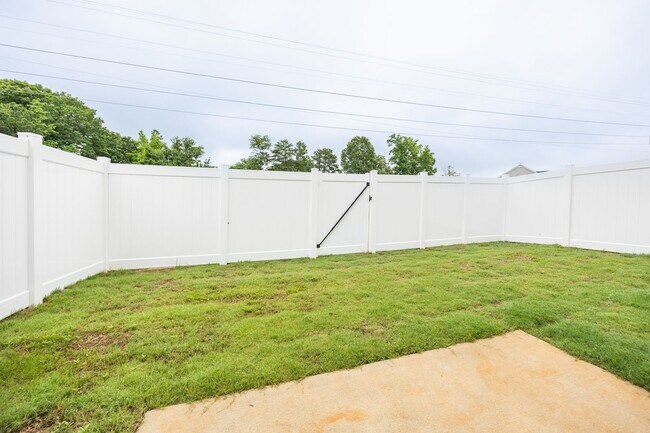 Foto del edificio - Beautiful 3 Bedroom Home on Corner Lot in ...