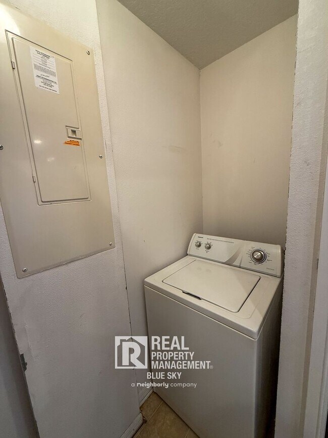 Foto del edificio - 9016 Shallowford Ln