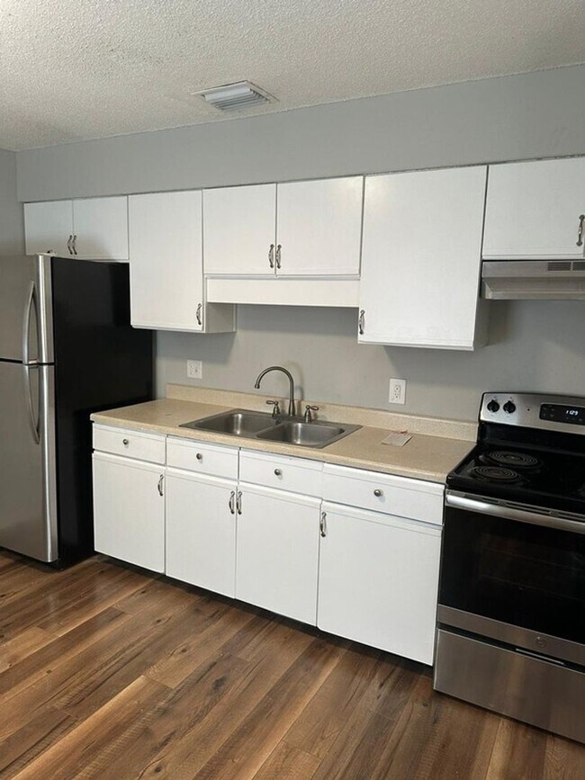 Building Photo - 7225 Buffalo Ave