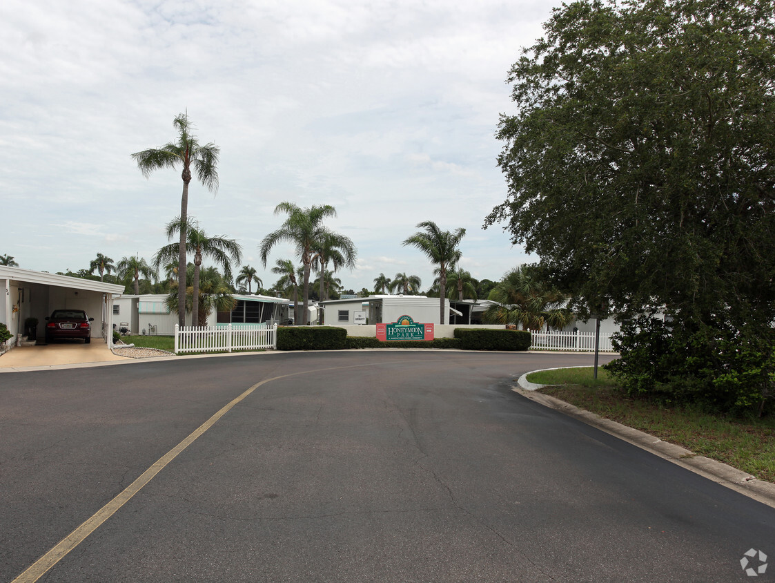 Foto del edificio - Honeymoon Mobile Home Park