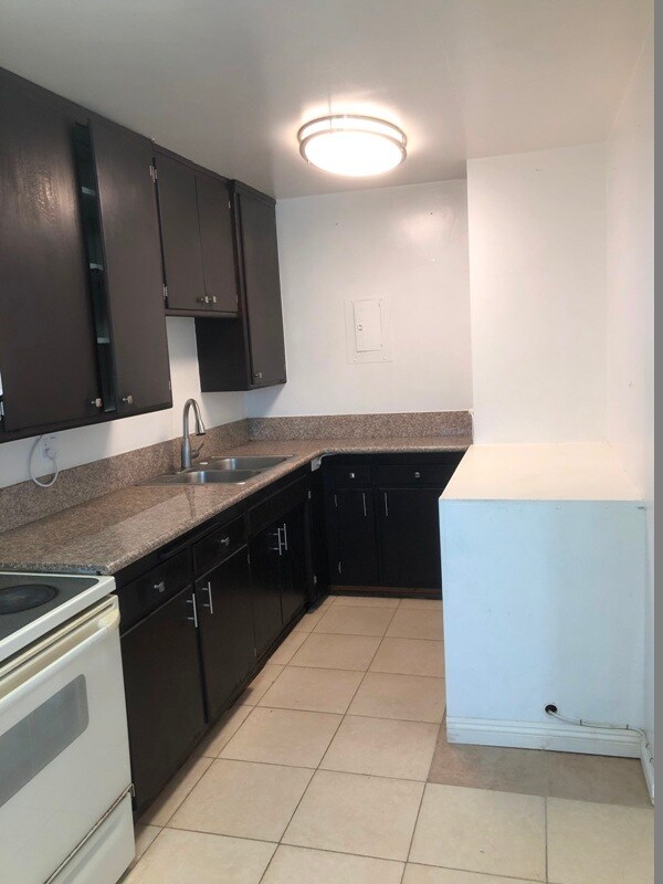 Foto del edificio - 111 N Marguerita Ave