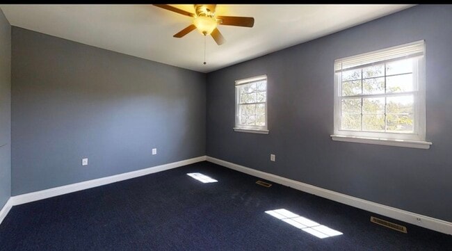 Foto del edificio - 3 bedroom opportunity area