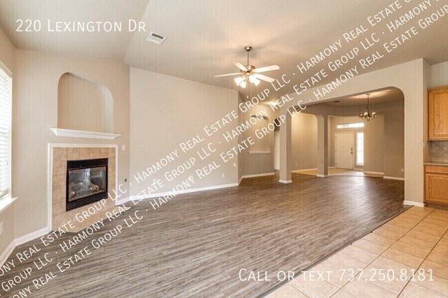 Foto del edificio - 220 Lexington Dr