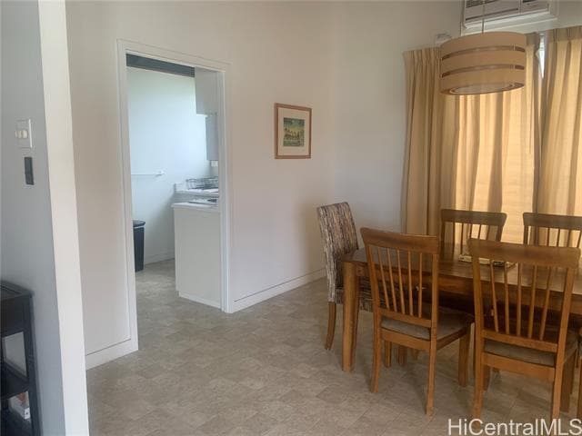 Building Photo - 7046 Kalaniana?ole Hwy