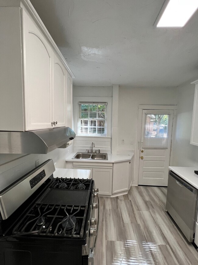 Kitchen to backyard - 1304 N Morningside Dr NE (Atlanta, GA) House