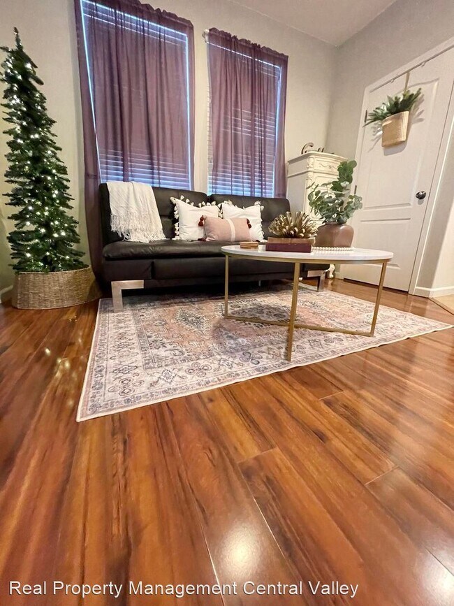 Building Photo - Studio, 1 bath House - 435 W Saint Francis