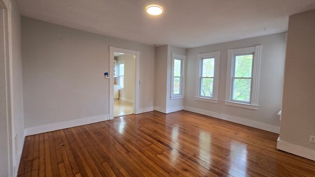 Building Photo - 41 Willard St