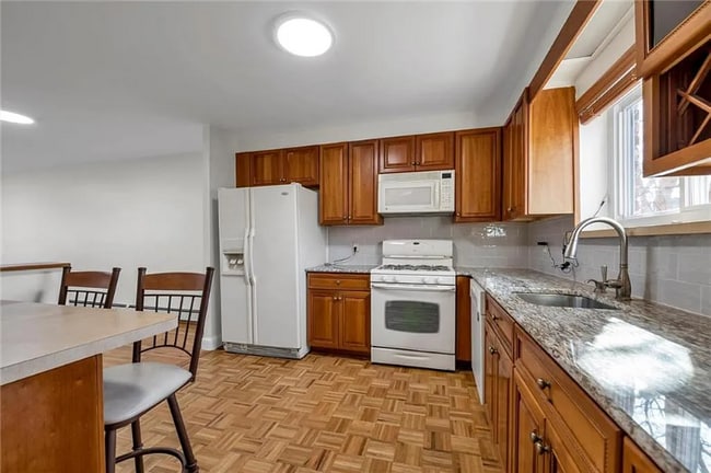 Building Photo - 1007 Barbey St