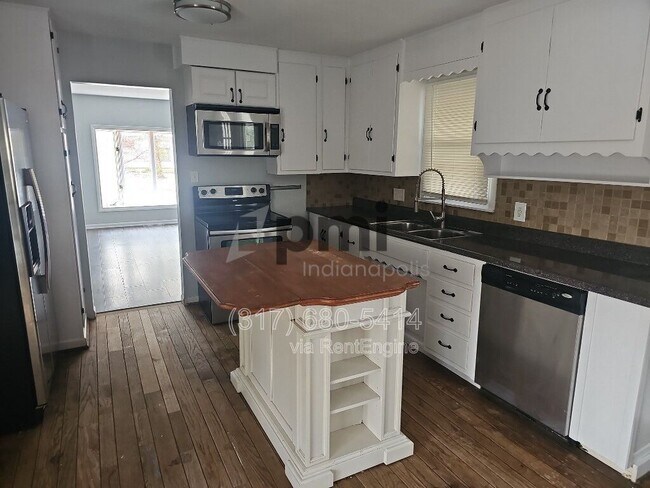 Foto del edificio - 7056 Caroline Ave