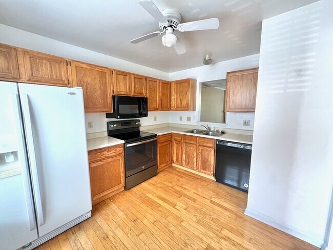 Building Photo - Community Amenities in Florence!