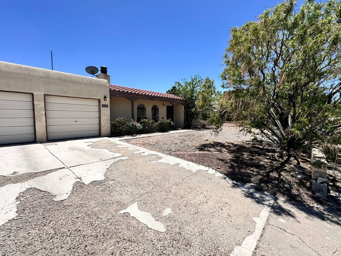 Primary Photo - 3 Bedroom 2 Bathroom with 3 Car Garage