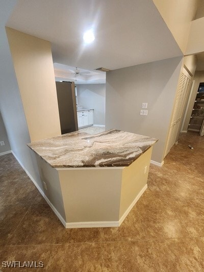 Building Photo - 9836 Luna Cir