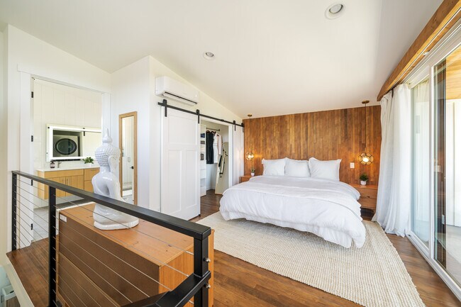 Unit B - 1 bedroom - 500 Surry Rd