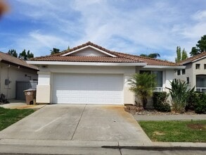 Building Photo - 3333 W Island Ct