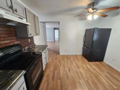 Foto del edificio - 191 E Main St