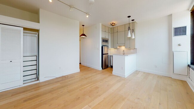 Foto del edificio - Modern Studio Apartment in Historic Buildi...
