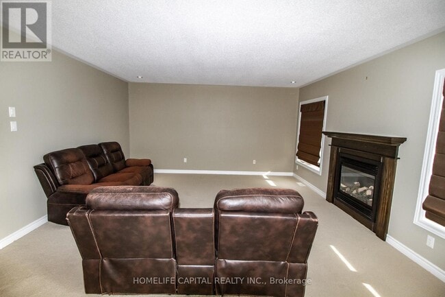 Building Photo - 107 Vallier Way