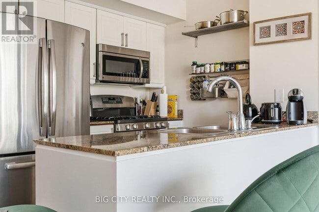 Building Photo - 3 Navy Wharf Ct