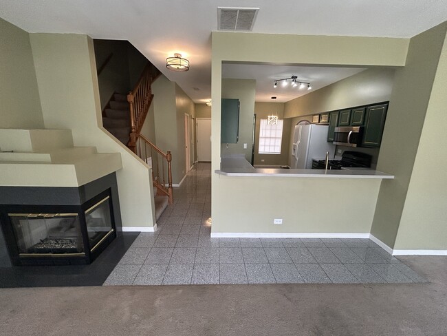 Building Photo - 935 Viewpoint Dr