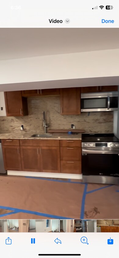 Foto principal - 688 Parker St