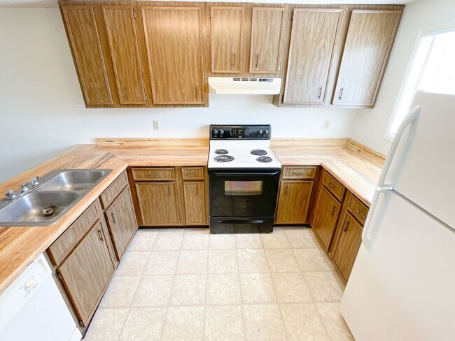 Building Photo - 846 Homedale Rd