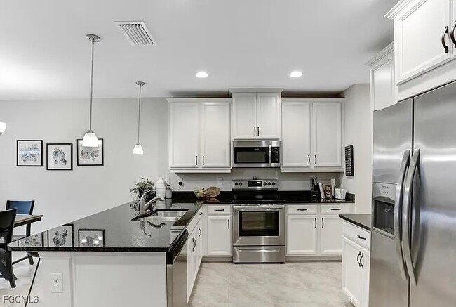 Foto del edificio - 12123 Mahogany Cove St