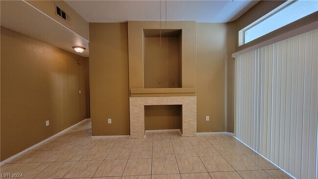 Foto del edificio - 2305 W Horizon Ridge Pkwy