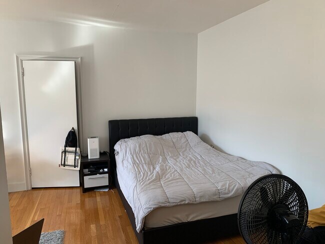 Foto del edificio - 65 Strathmore Rd