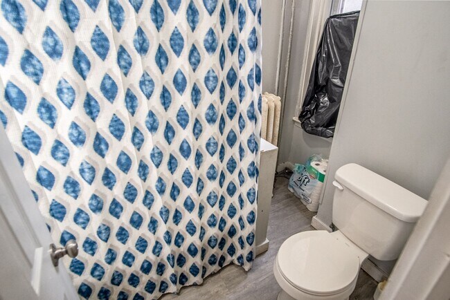 Foto del edificio - 3864 W Girard Ave