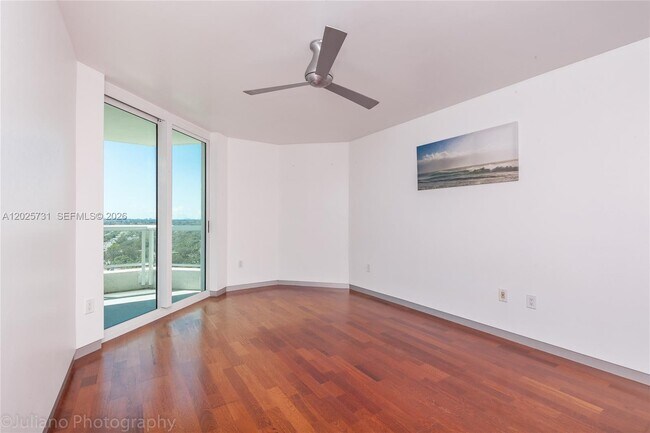 Foto del edificio - 401 SW 4th Ave