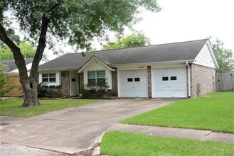 Building Photo - 11210 Sageoak Dr