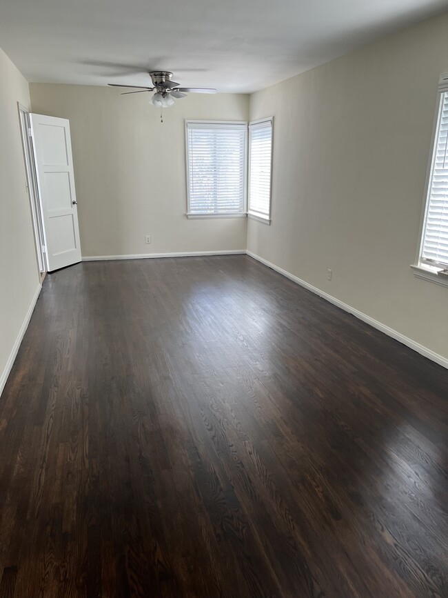 Original hard wood floors - 14812 Magnolia Blvd