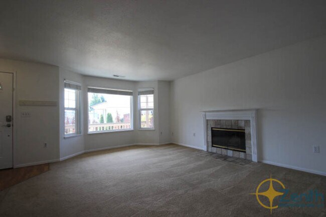 Building Photo - 8303 NE 136th Ave