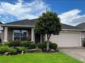 Building Photo - 15930 Hidden Crest Dr