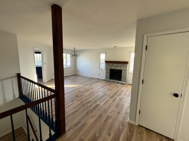 Building Photo - 3009 University Dr