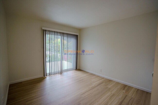 Foto del edificio - 414 Bancroft Ave