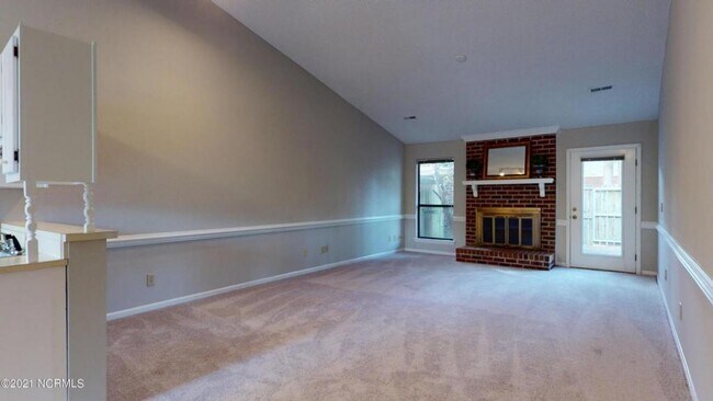 Foto del edificio - 2701 Thackery Drive, Unit #34