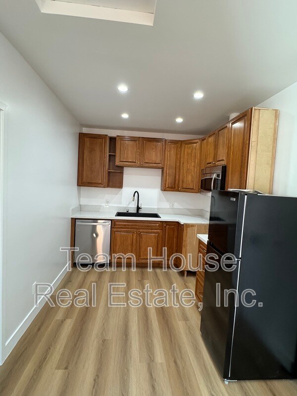 Building Photo - 7009 Comanche Ave