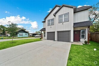 Building Photo - 5634 Dorbrandt St