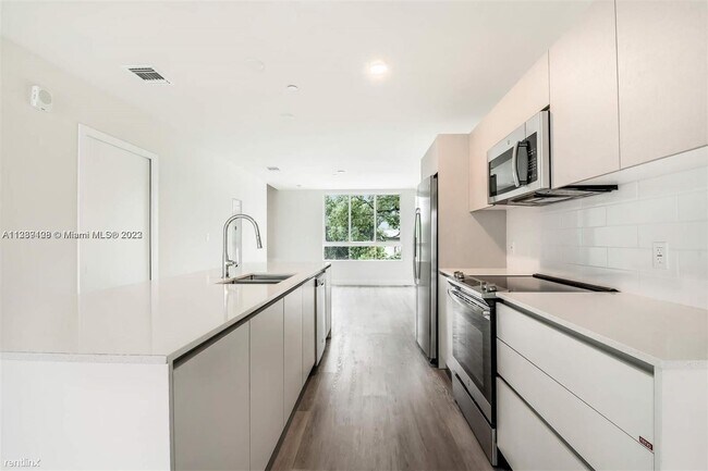 Foto del edificio - 2 br, 2.5 bath House - 2505 NE 193rd St Un...
