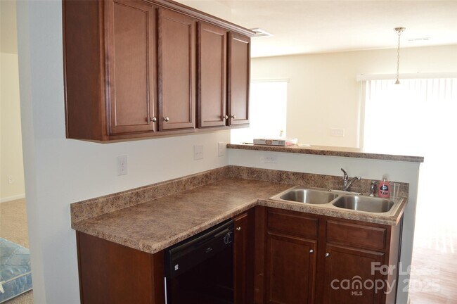 Foto del edificio - 117 Quail Springs Rd