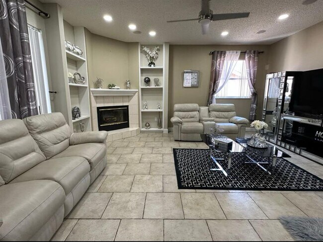 Foto del edificio - 11210 Scotchwood Dr