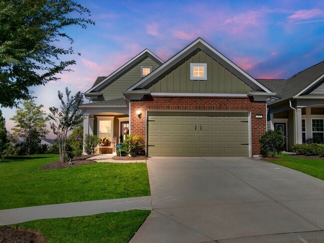Building Photo - 2 Bed/2 Bath 55+ Resort Style Community in...