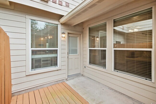 Building Photo - 55 W Pipers Green St