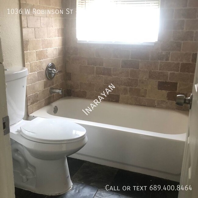 Building Photo - Newly Remodeled 2/1 apartment AVAILABLE NOW