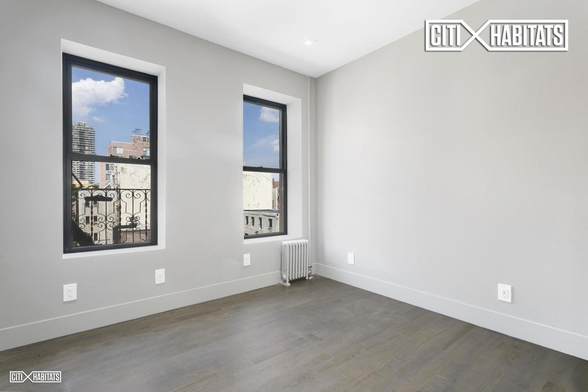 Building Photo - 1571 Lexington Ave